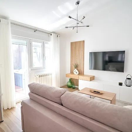 Sanmartino Con Jacuzzi Lägenhet *